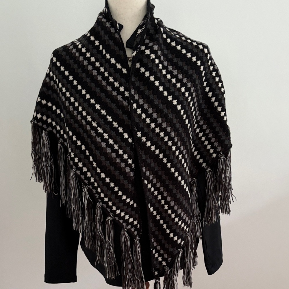 Boho Steve Madden Fringe Poncho/ Wrap - Picture 1 of 4